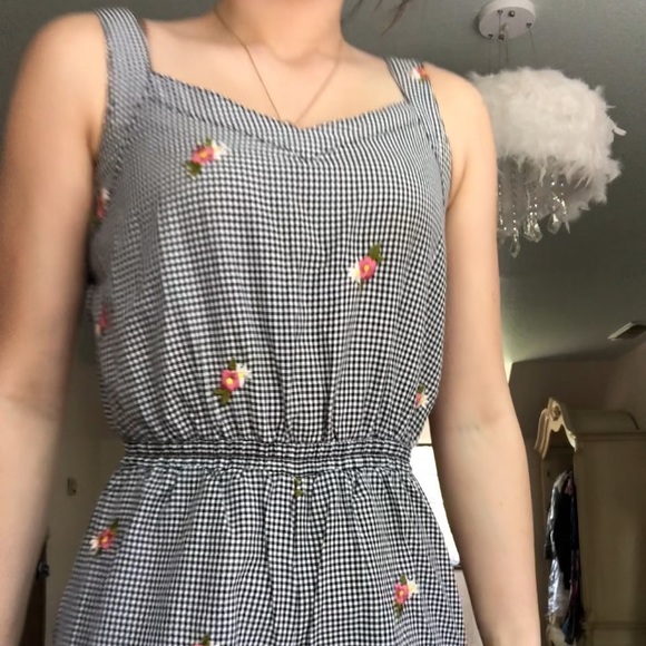Gingham romper - Picture 2 of 3